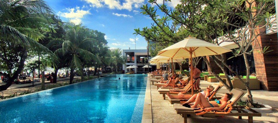 Headquarters Beach Lounge and Restaurant Kuta