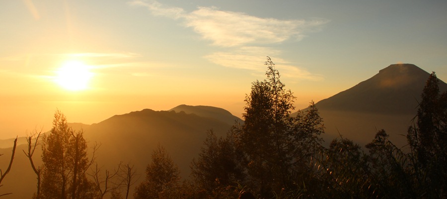 Sunrise Bukit Sikunir Dieng