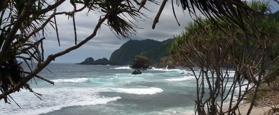 Pantai Watu Ulo Jember